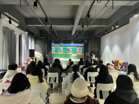 光影鑄魂，藝術(shù)凝心 藝術(shù)設計學院團委周末觀影暨文化藝術(shù)交流活動紀實